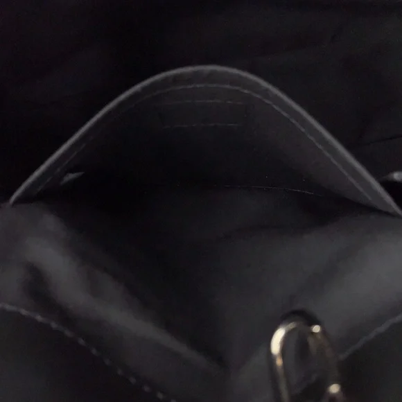 Louis Vuitton Black NOIR EPI BEAUTIFUL LEATHER Satchel Bag PASSY PM - Picture 14 of 16